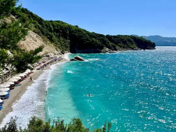Vue sur le littoral en Albanie